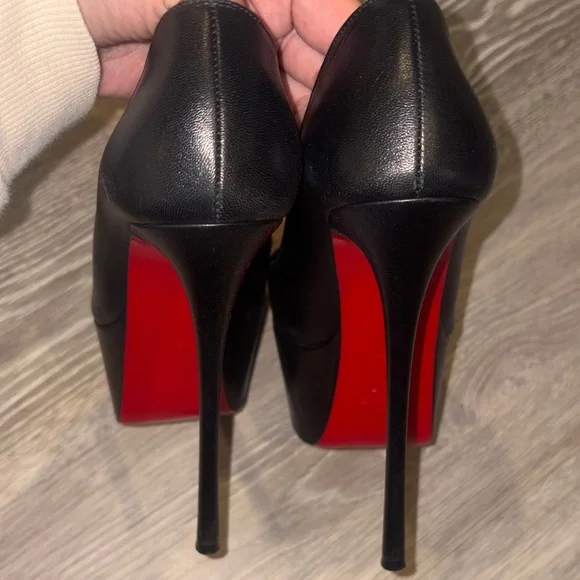 CHRISTIAN LOUBOUTIN
Dolly 160 leather pumps - Picture 11 of 15